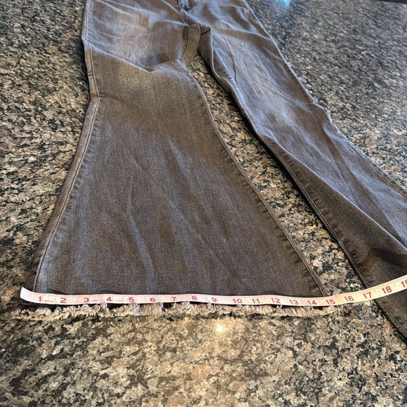 Chloe & Violet black light washed flare jeans NWT 30 - Picture 8 of 12